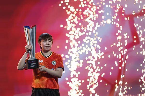 金牛王 巅峰期患癌，读博任大学副教授，还是家族企业董事，朱雨玲王者归来：回到赛场像梦一样